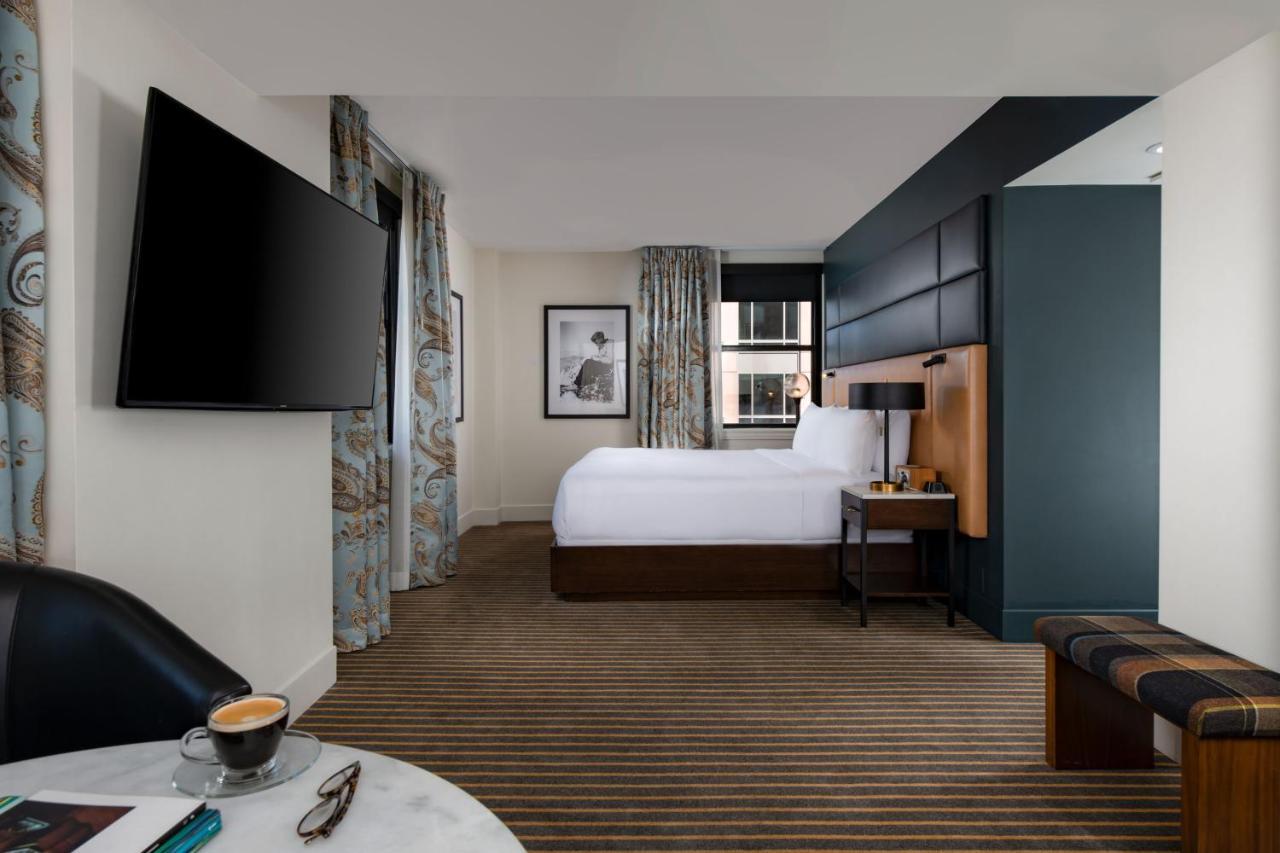 Hotel Theodore Сиатъл Стая снимка