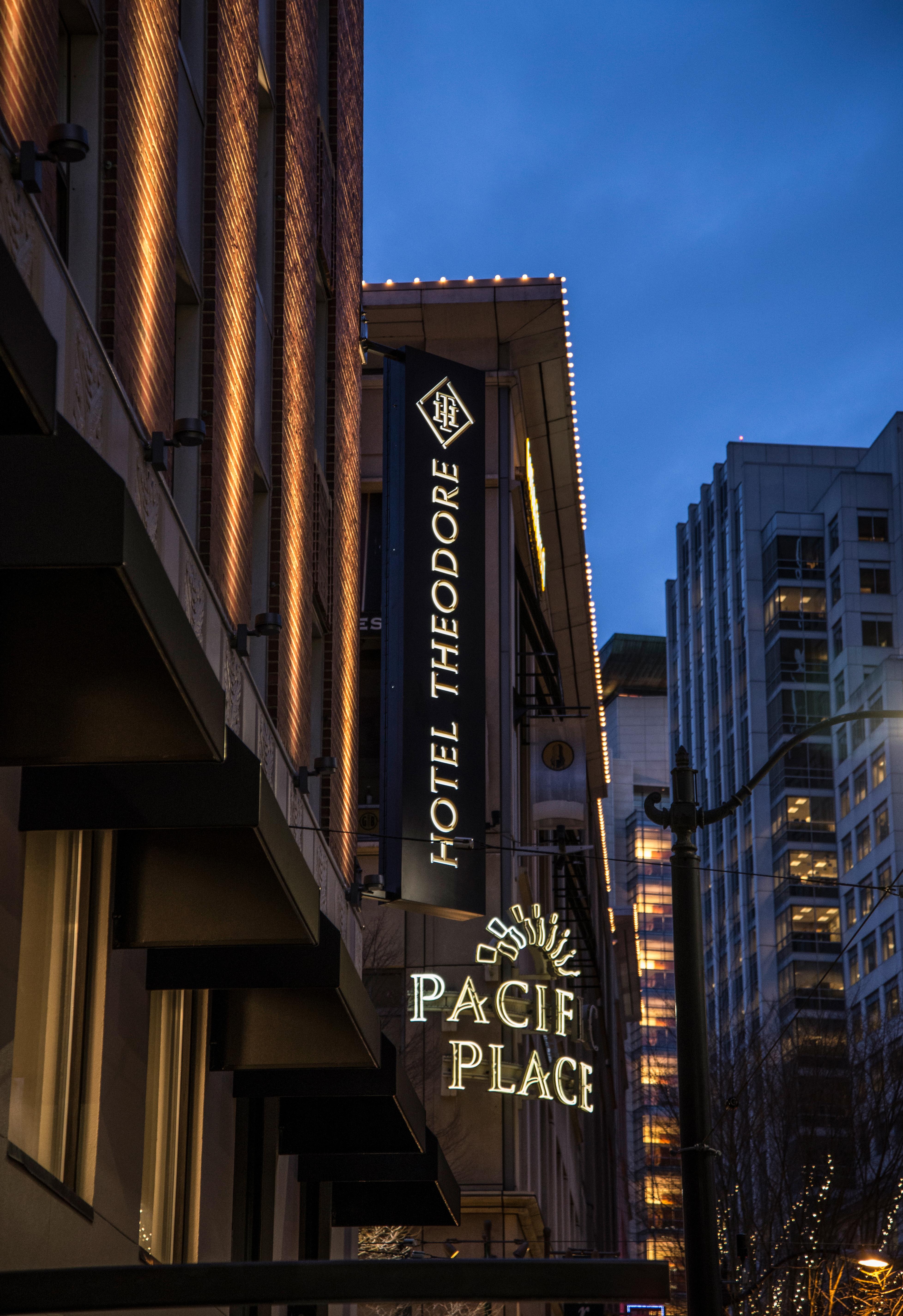 Hotel Theodore Сиатъл Екстериор снимка